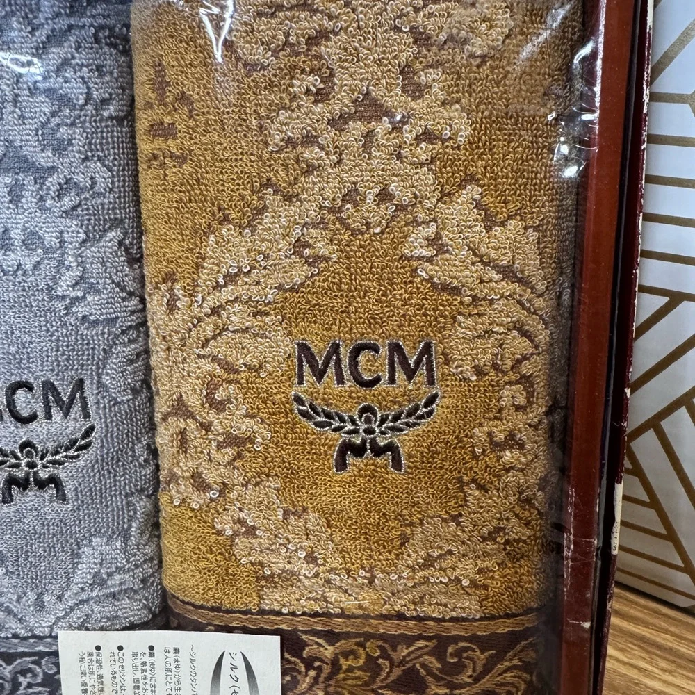 NIB!!! MCM Luxury Vintage Jacquard 3 piece Towel Gift Set in Gold and Gray